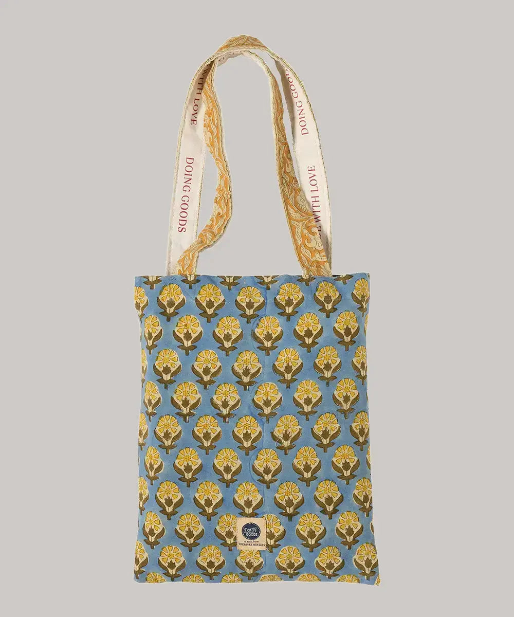 Double Throw in Tote - Pink & Tan